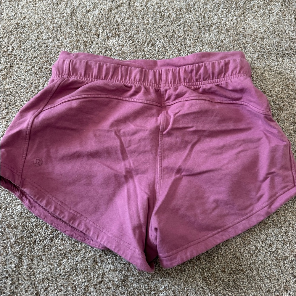 Lululemon Inner Glow High Rise 3” Short Velvet Dust - Picture 2 of 5